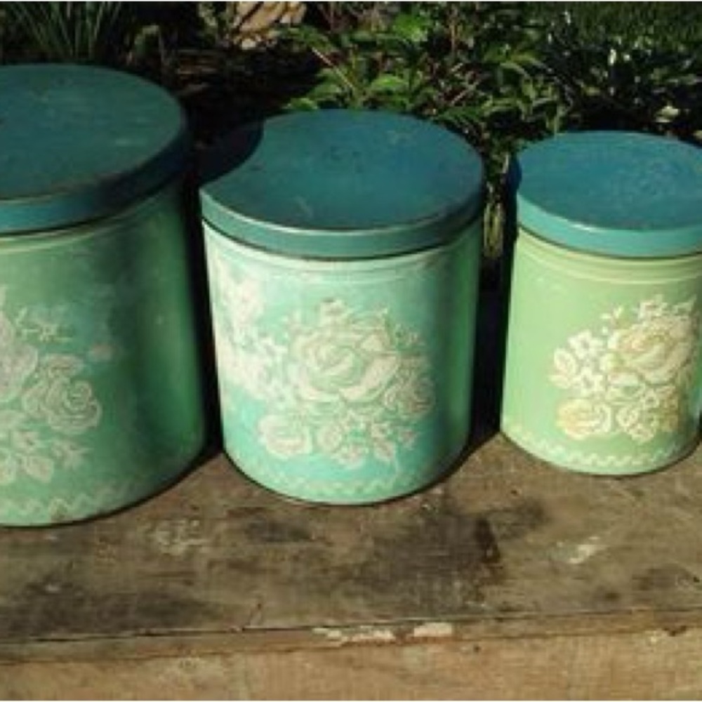 Vintage tin canister set of 4 with lids - Picture 3 of 5